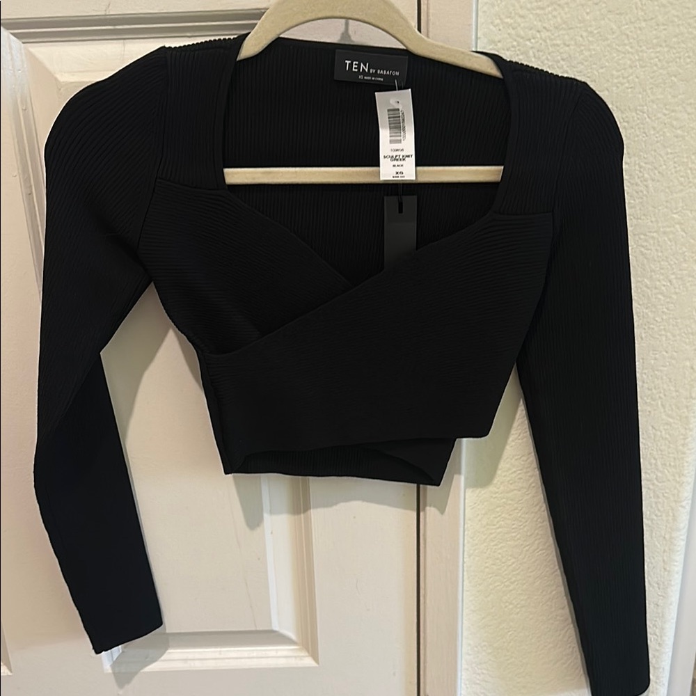 Aritzia Top NWT